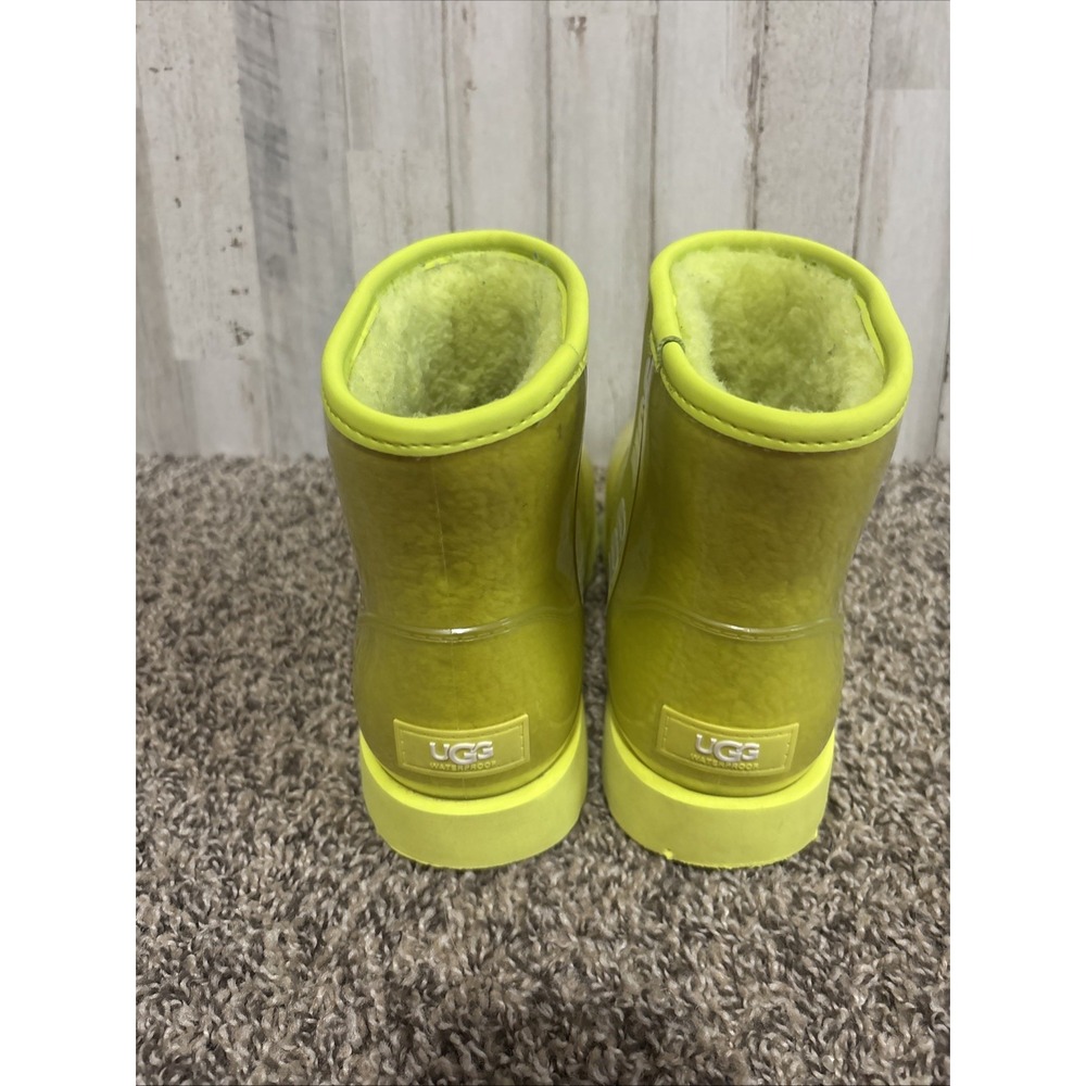 UGG Women's Classic Short Clear Key Lime Size 7 - Picture 2 of 8